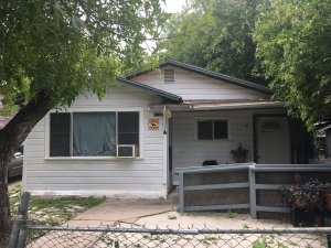 1110 vickers ave
