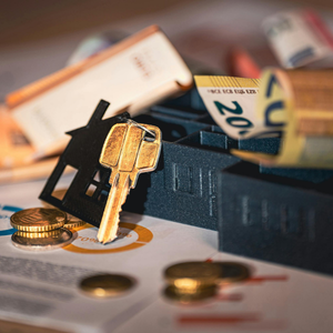 How to Manage Selling a House in a Divorce Seattle