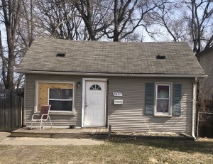 Grey vinyl home for sale in Michael St. Taylor