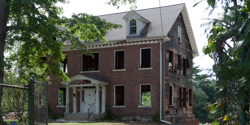 Selling a Condemned House in [market_city]