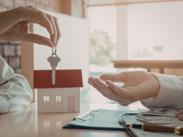 Can Sellers Remain in the House After Closing in Tacoma, Washington