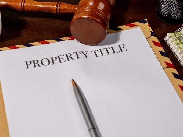 Selling a Home Facing a Pending Lawsuit