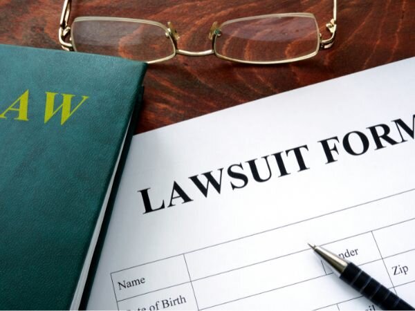 Selling a House With Legal Issues Pending