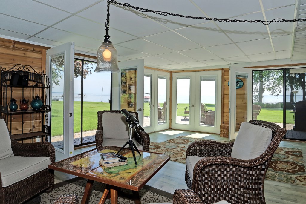 buying a lake winnebago property
