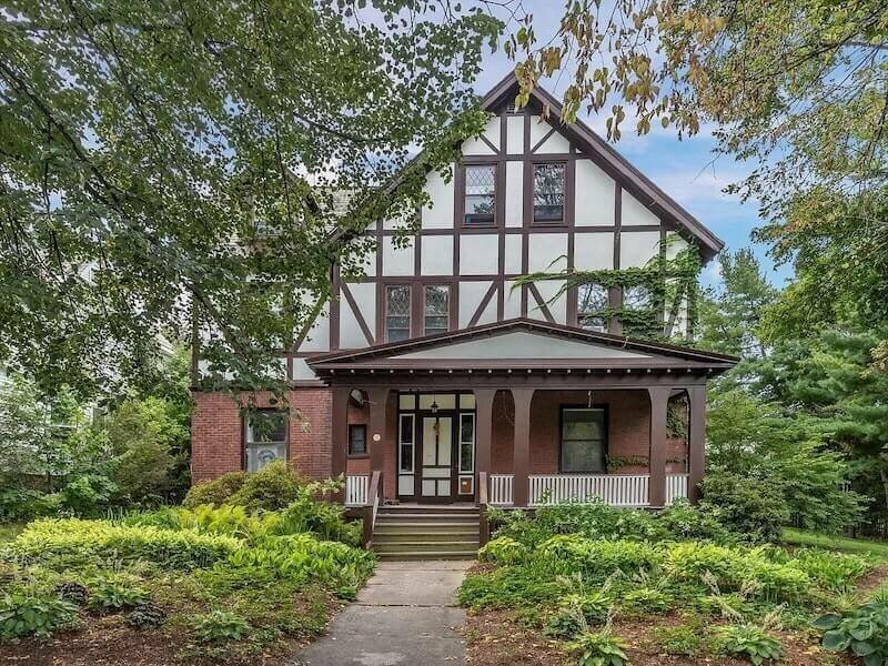 57 Brooks Ave, Burlington, VT 05401
