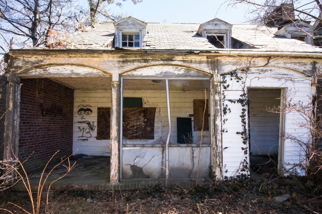 House in bad condition