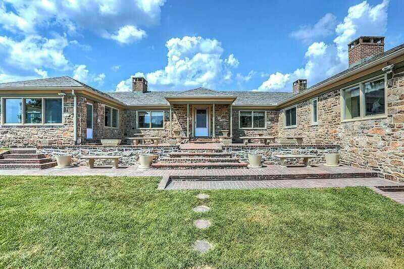1207 Flohrs Church Rd, Biglerville, PA 17307