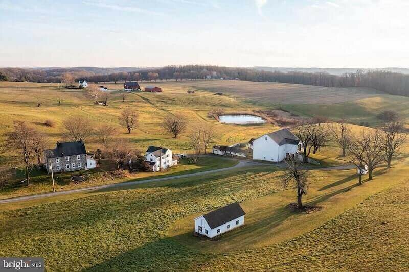 944 Providence Rd, Newtown Square, PA 19073