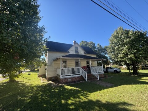 Front exterior of 202 N Saratoga St, Stantonsburg, NC