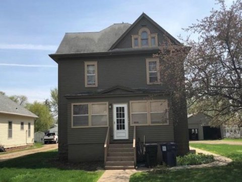 Investment Property - 309 E 2nd Ave Lennox, SD