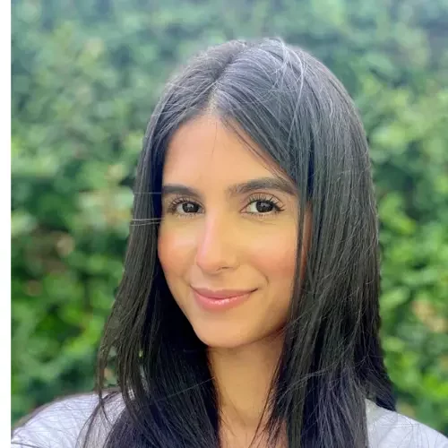 Portrait of Gaby, member of the dispositions team at LPI Home Buyers