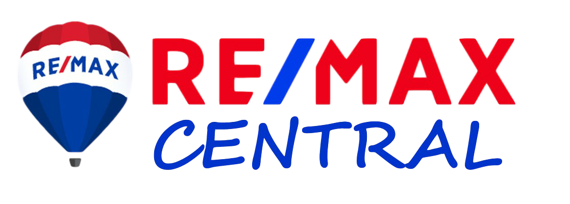 Paula Quinn with RE/MAX Central logo
