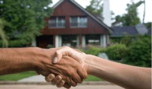 Sold a house fast to Gr8housebuyers® in Las Vegas NV handshake