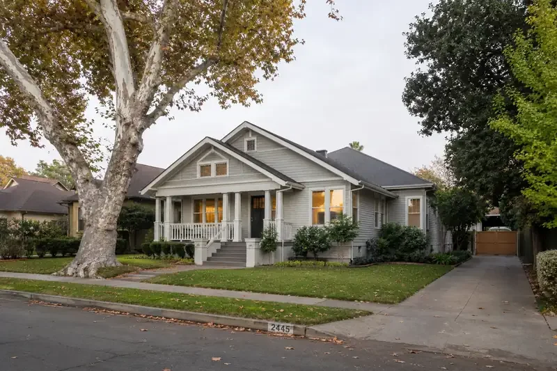 A residential home in Sacramento, California, representing companies that buy houses for cash.