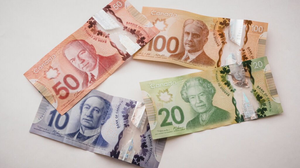 Canadian cash used in Ontario