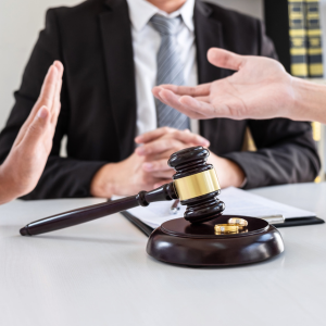 Tips for Selling a House in a Divorce in Alaska