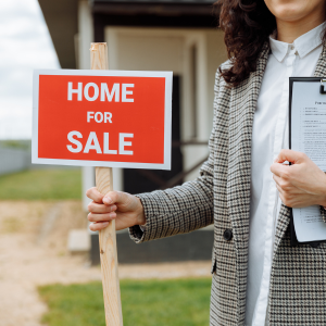 How to Get Rid of a Home That Won't Sell In Alaska