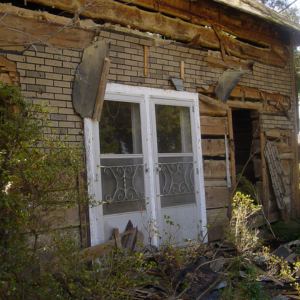 How to Get Rid of a House That Won't Sell In Alaska