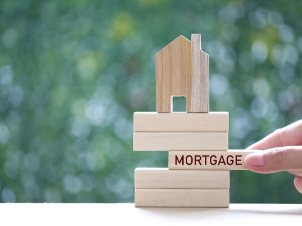 Selling a House With an Existing Mortgage in Alaska