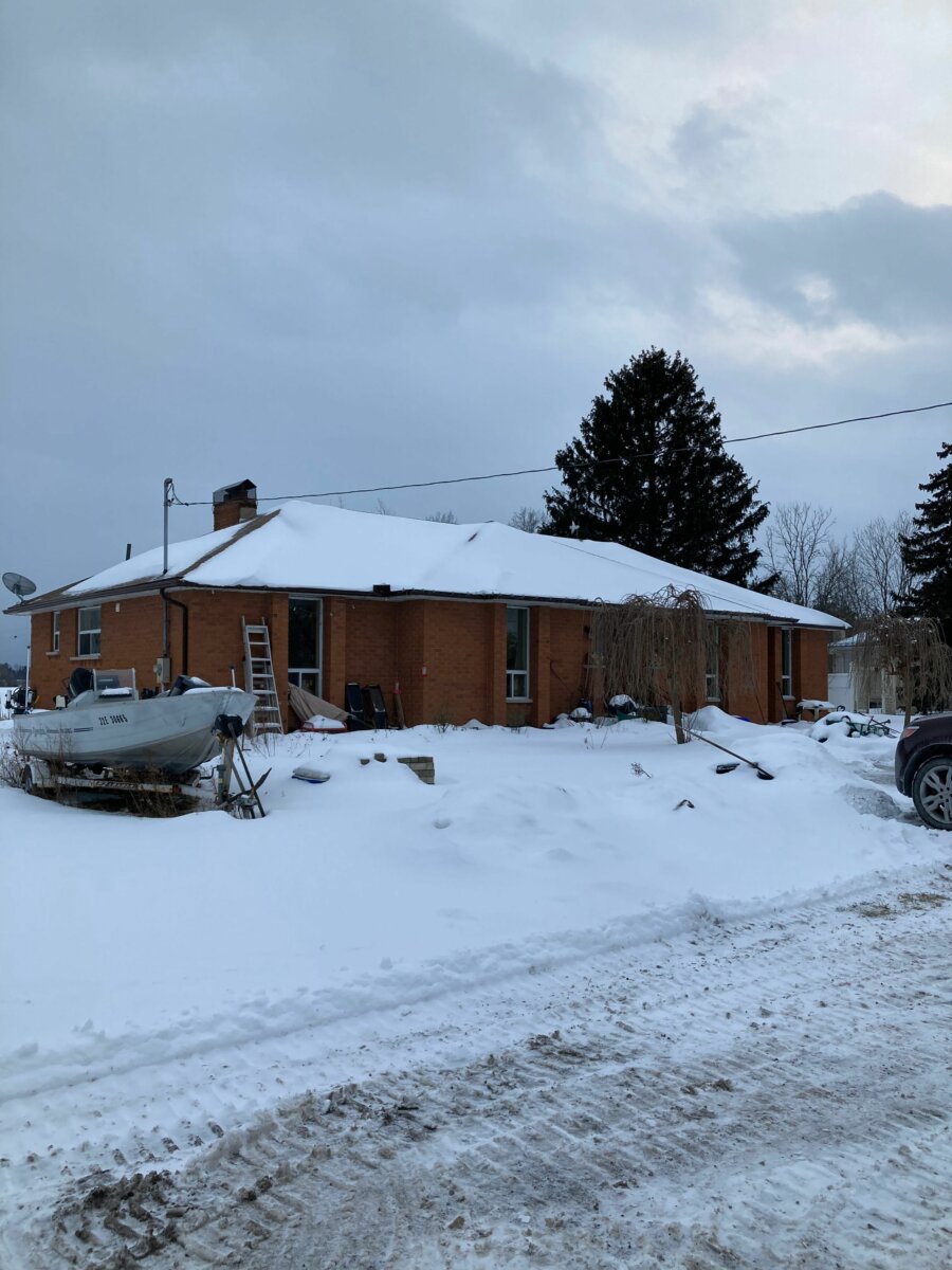 Detached Bungalow in Fort Erie SLG Property Deals
