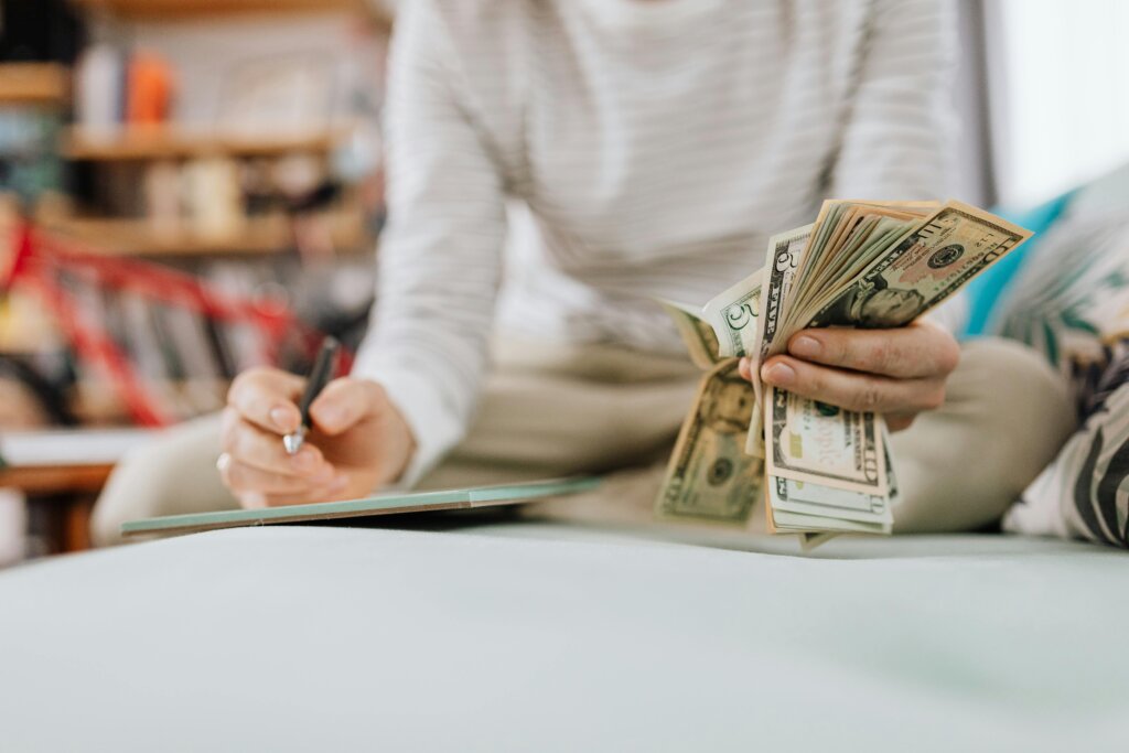 When Selling to a Cash Buyer, What Costs Do You Pay