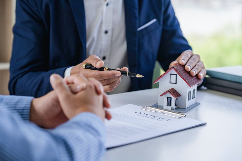 real estate agent works