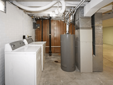 620 W A (Basement Washer and Dryer)