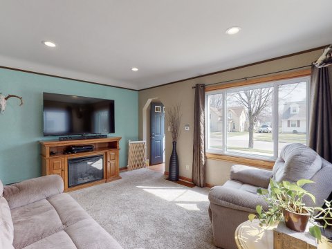 Living Room Picture 1