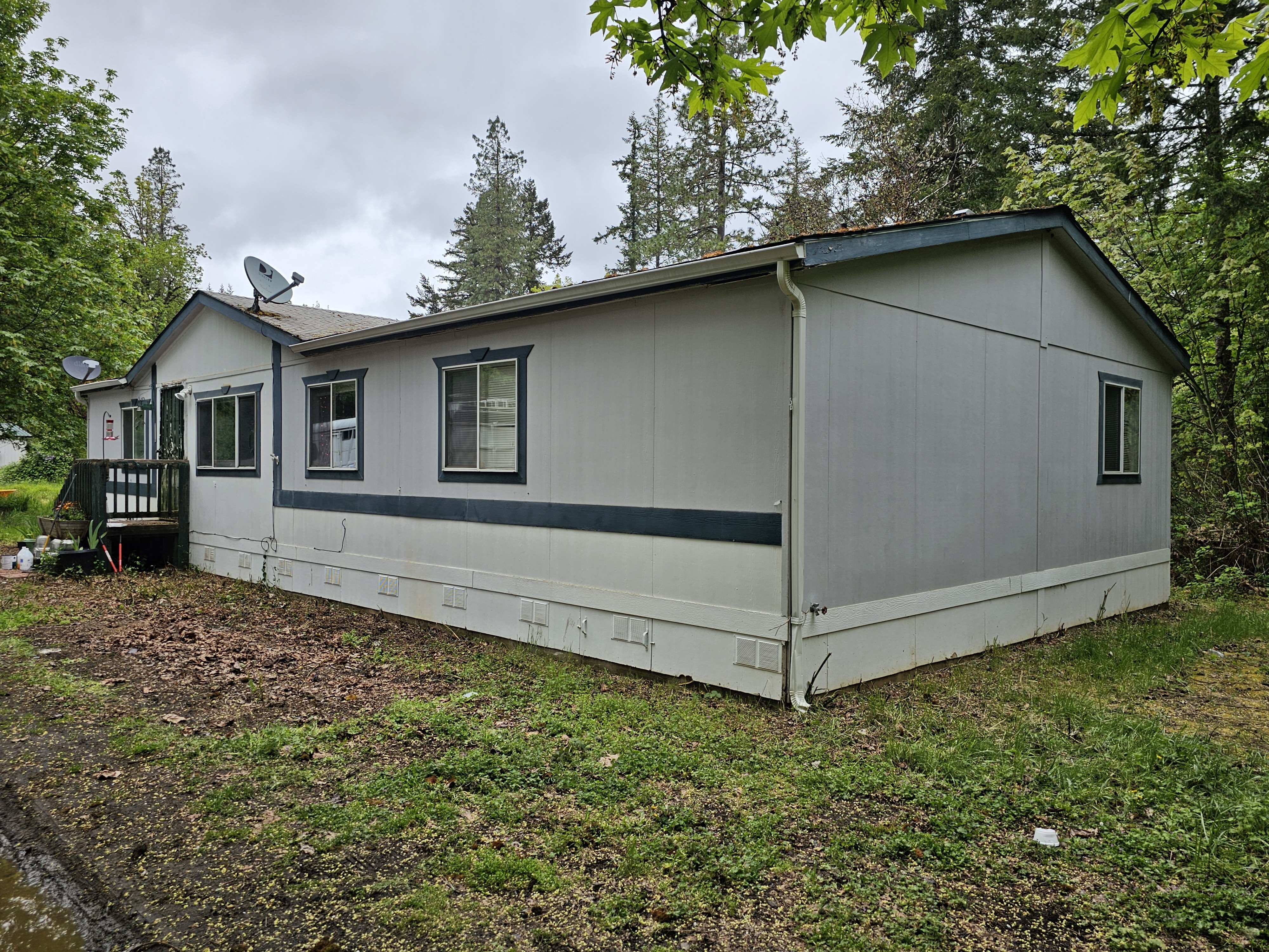 double wide manufactured home on large lot for sale and needing to be moved.