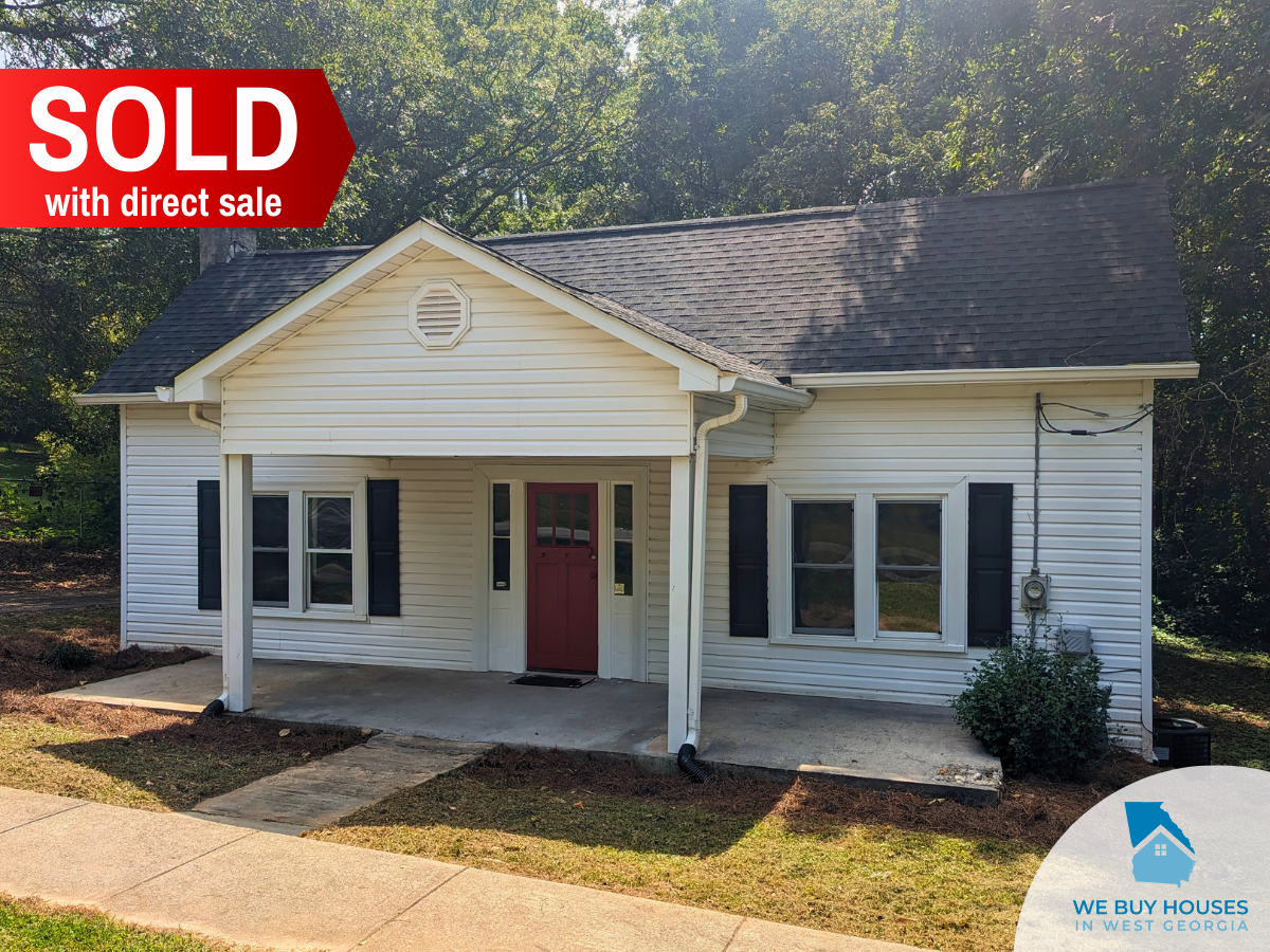 A small white house bought through a direct sale by We Buy Houses in West Georgia.