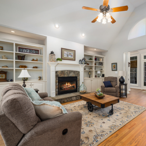 How much is it to stage a home in Gladstone, Missouri