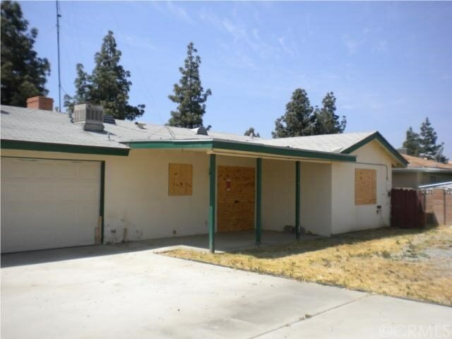 Have a vacant house? Do you have code violations to resolve? We solve problems as we buy houses