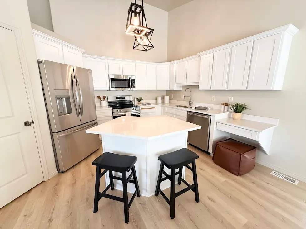 Modern updated kitchen in a renovated Kearns Utah home — Utah Close Fast buys houses in any condition throughout Kearns and completes full renovations after purchase