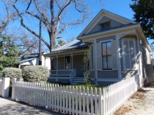 We buy houses any condition in Louisville KY with cash