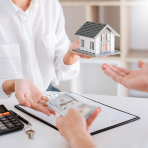 Who foots the closing costs when selling a house In Michigan