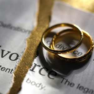 how to sell house during divorce