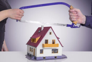 Who gets the house in divorce Texas