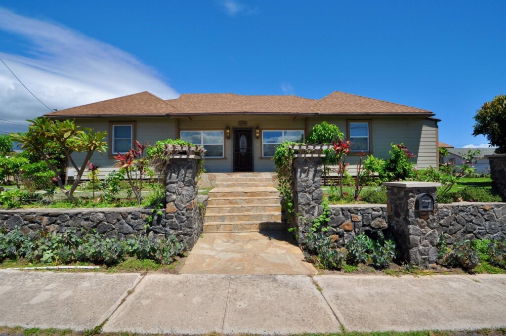 Kahului House that Maui Home Buyers bought as is for all cash