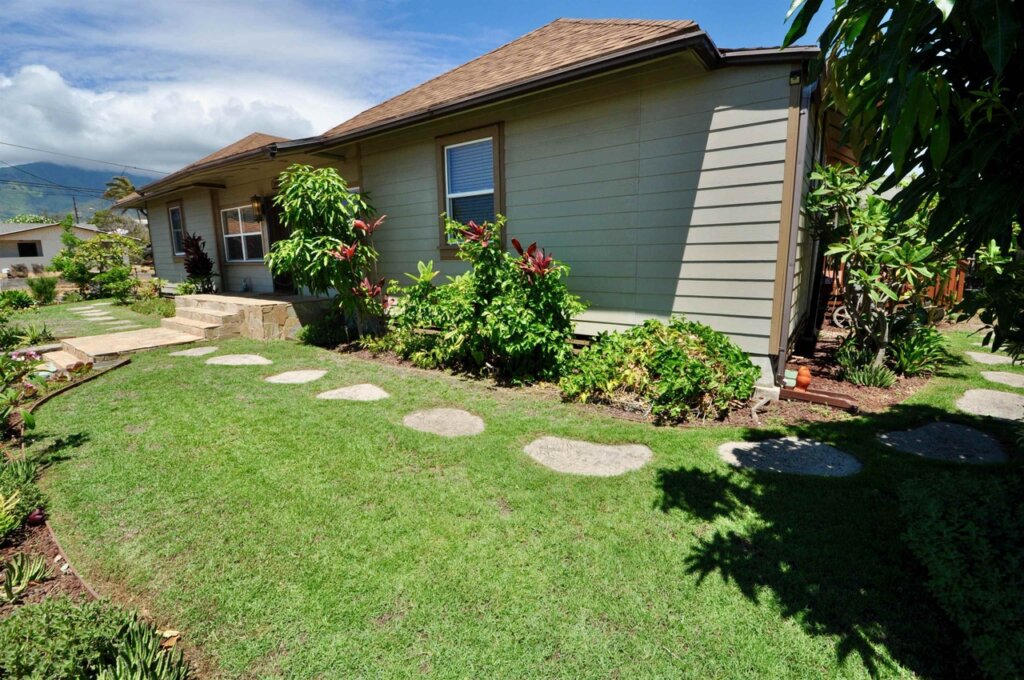 The front of a house in Kahului HI during the process of being sold