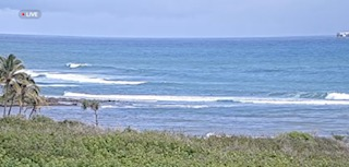 still shot from the sandpiles waiehu hawaii surf cam in maui hawaii provided by maui home buyers