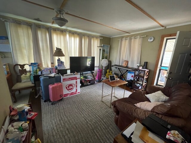 Living room of a home in Kihei, Hawaii before selling
