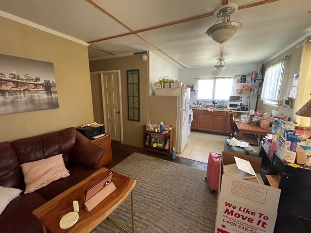 Living room of a Wailuku Hawaii cottage for sale