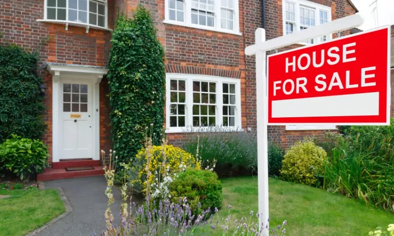 Can You Sell Your Home If You Have a HELOC?