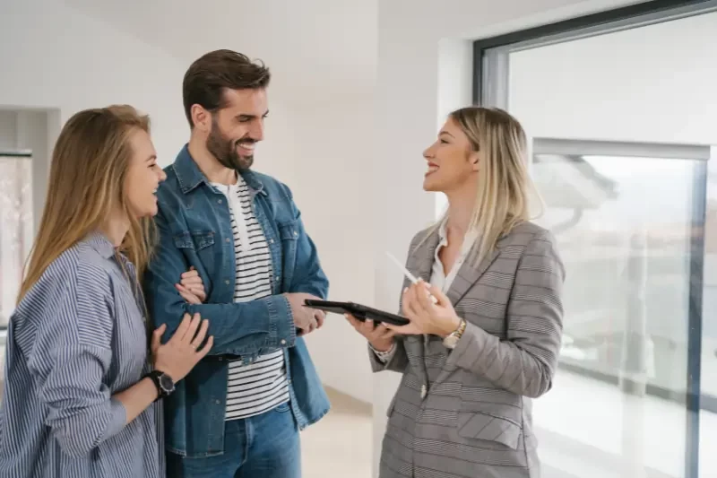 The Role of a Real Estate Agent in Pending Sales