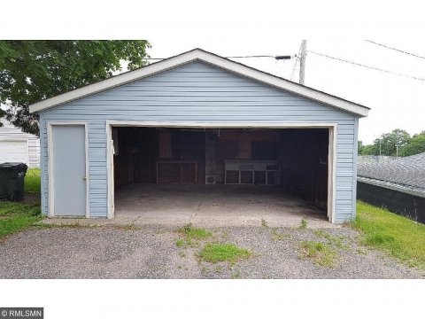 garage in waite park