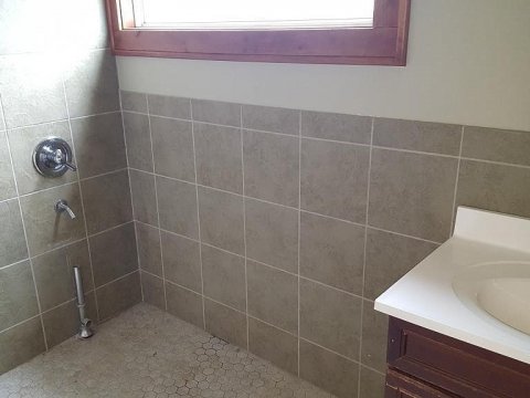 cool bathroom 243 6th Avenue N waite park