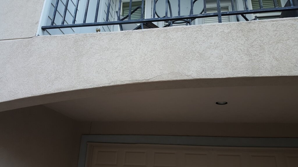 hairline cracks what does stucco damage look like?