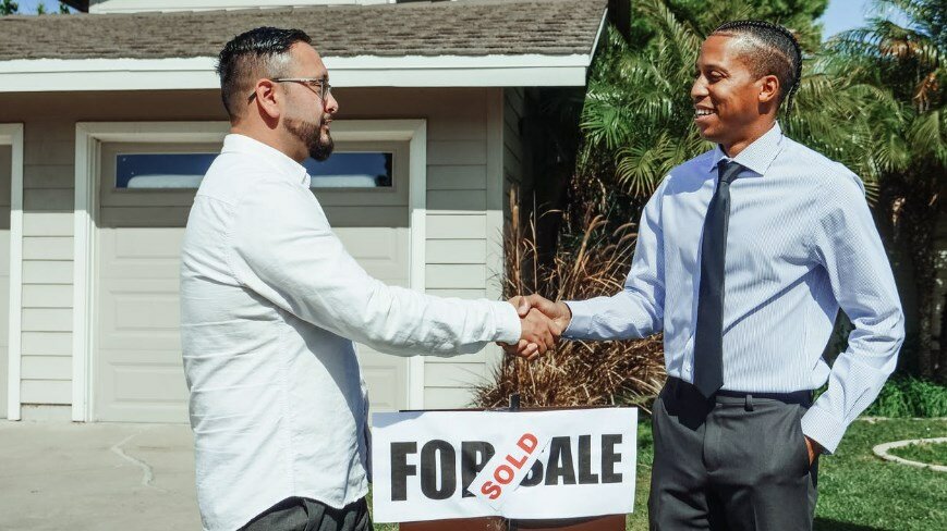 A man selling his house to a local investor