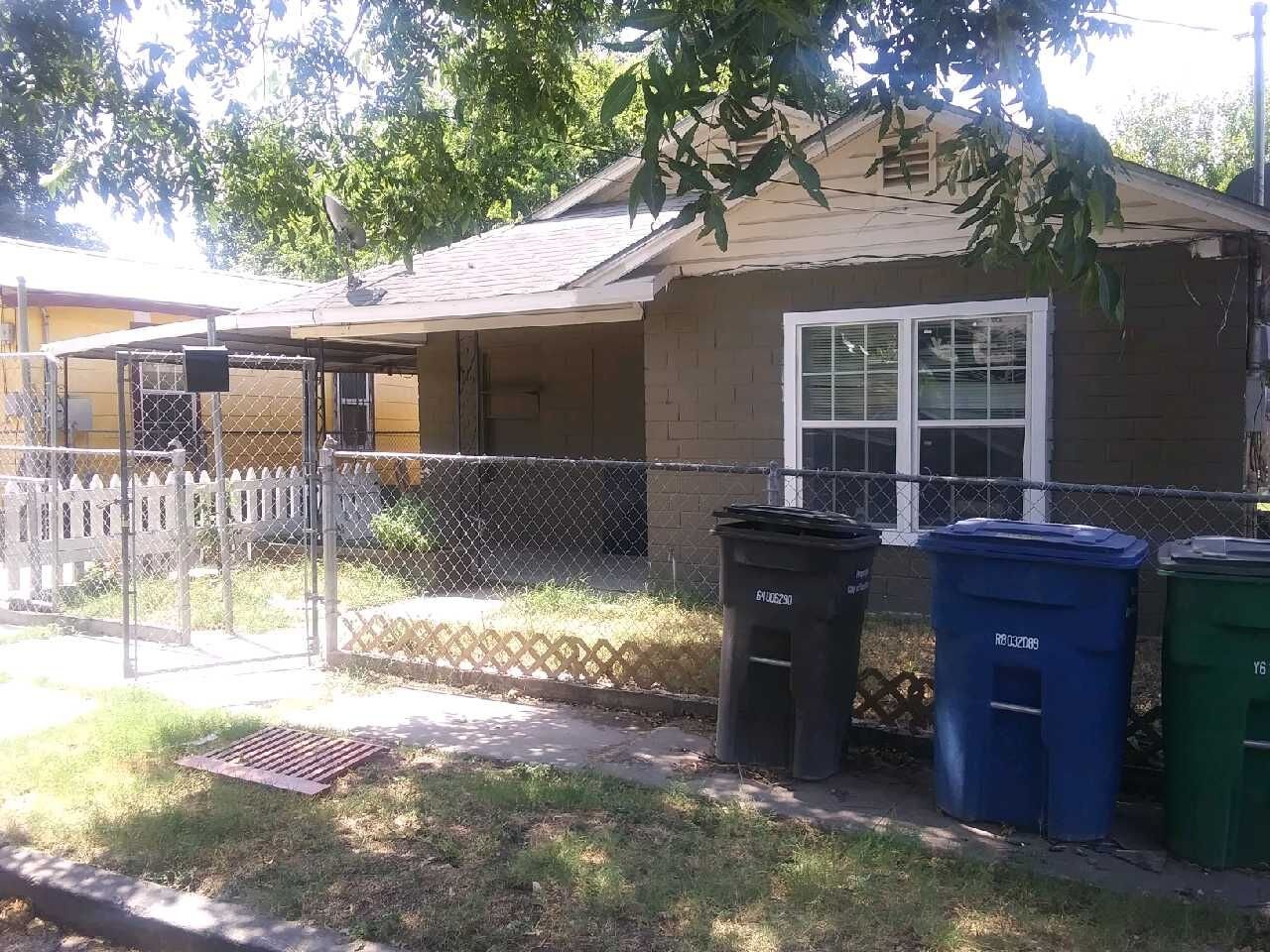 214 Aztec St- Wholesale Deal in San Antonio, TX