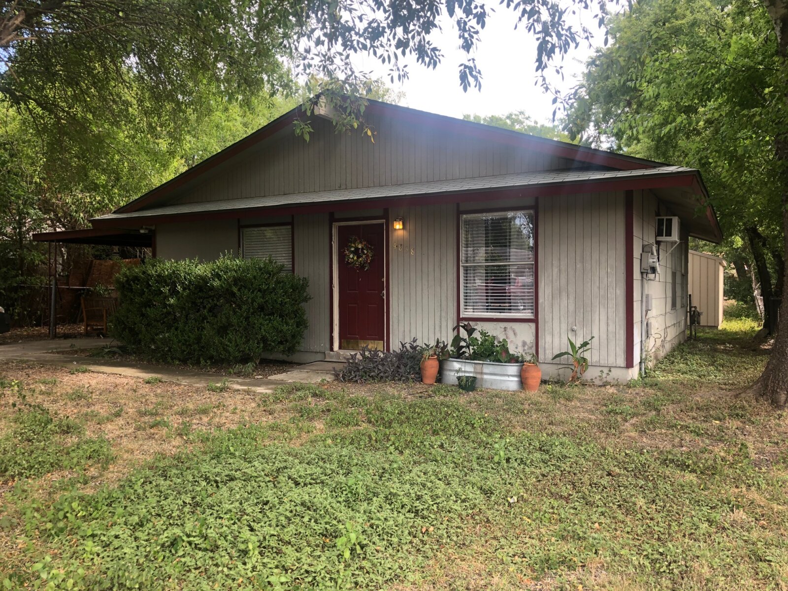 4838 Castle Pnes